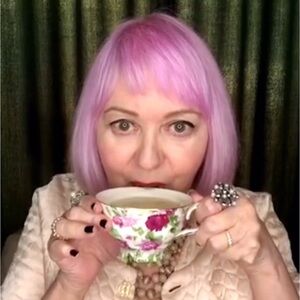 Meet your Posher, Joanie